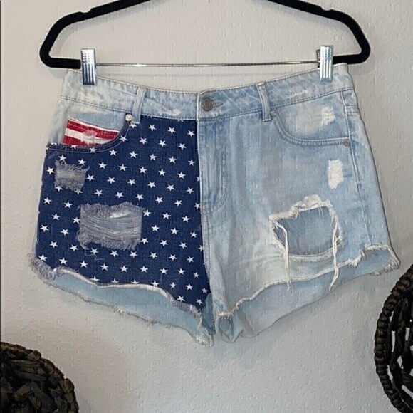 Refuge American Flag Distressed Jean Shorts 8 USA 4th of July Memorial Day Stars - Picture 2 of 12